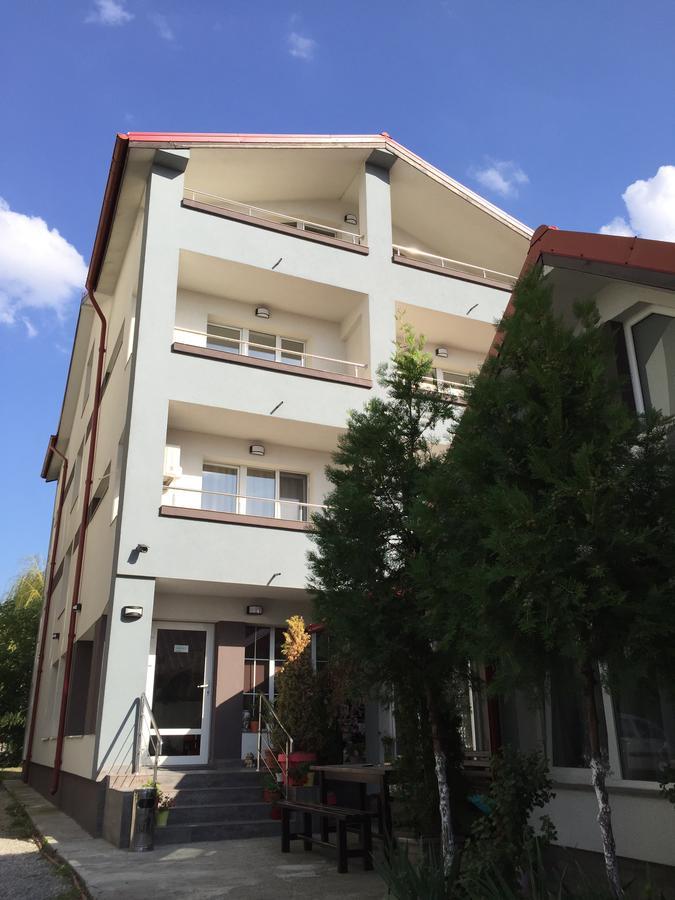 Fast Airport Accomodation Otopeni Dış mekan fotoğraf